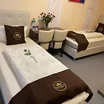Royal فندق 3*