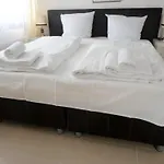 Royal 3*