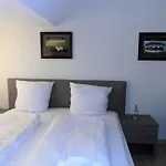 Royal 3*