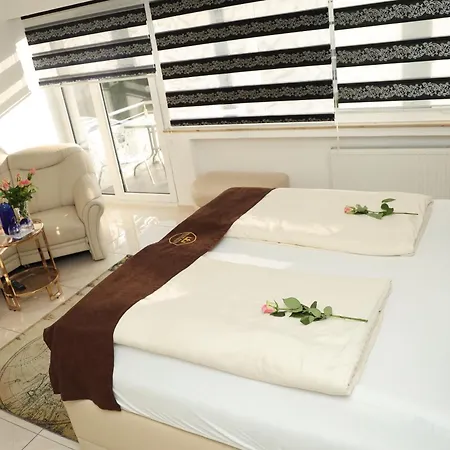 Royal 3*